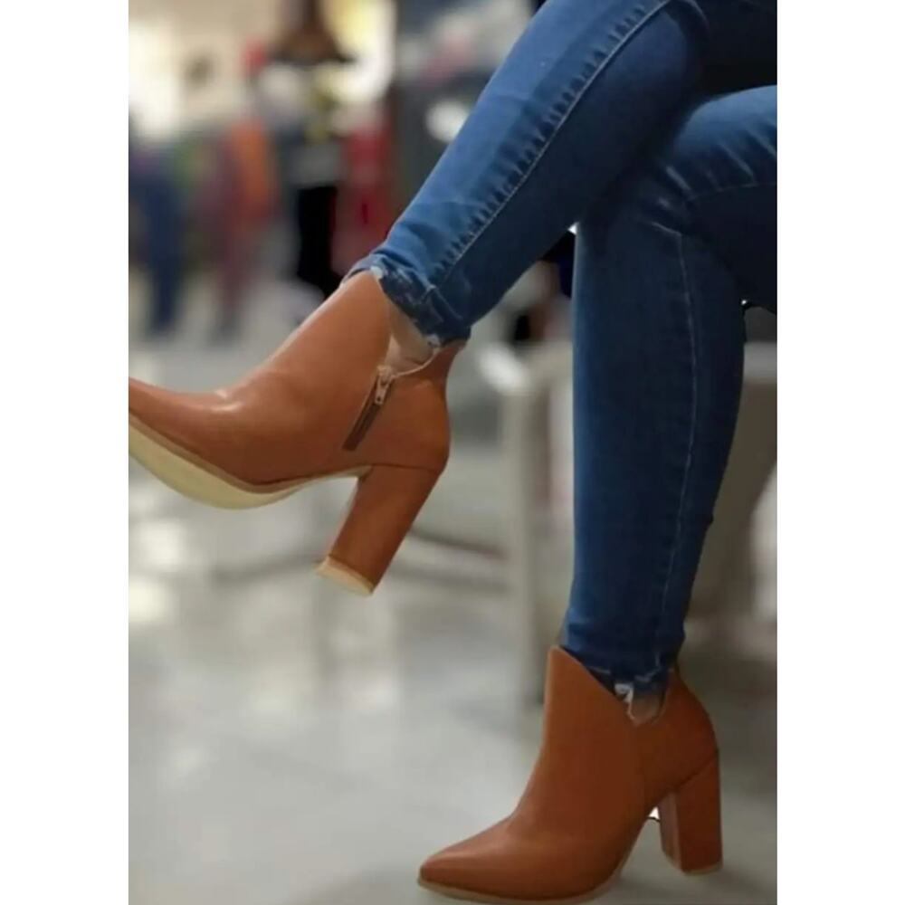 Juliet Holy Women's V Cut Ankle Boots Pointed Toe Stacked Chunky Heel Side Sz 5
